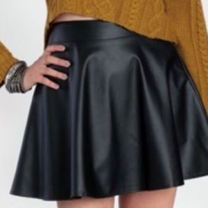Iris faux leather skirt